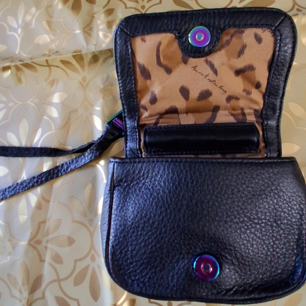 🔥NEW Aimee Kestenberg Black Leather Wristlet Crossbody Iridescent Zipper - Picture 6 of 15